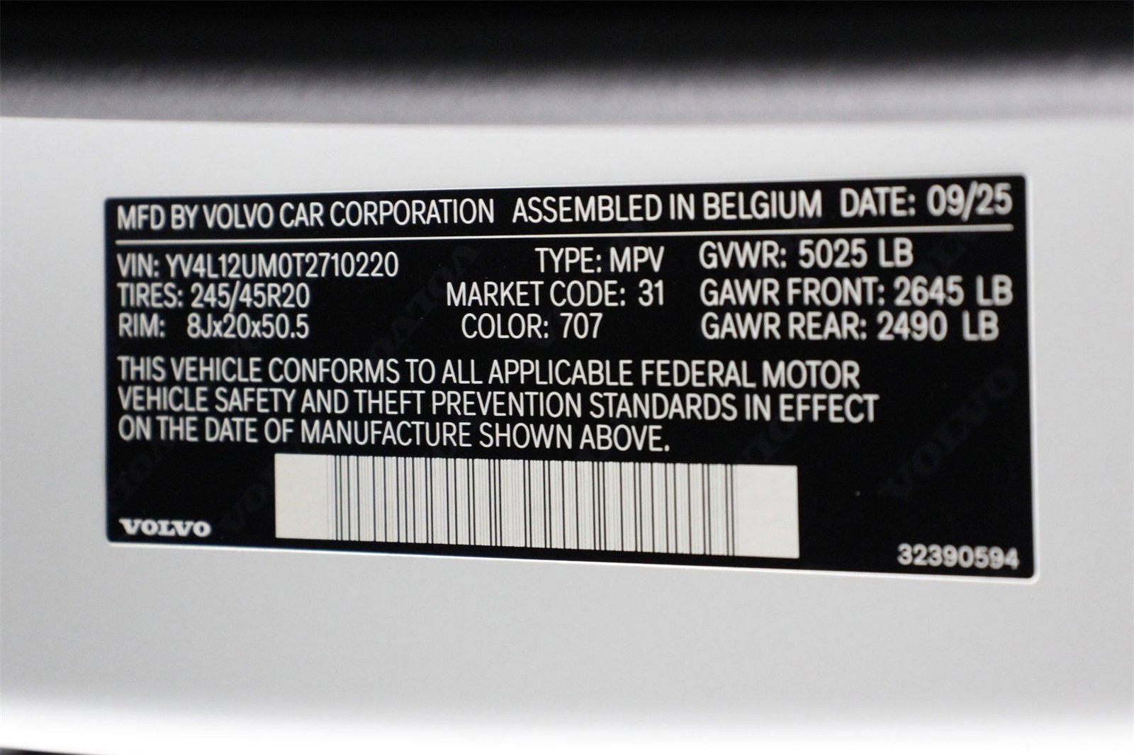 New 2026 Volvo XC40 B5 Ultra w/ Climate Package image 17