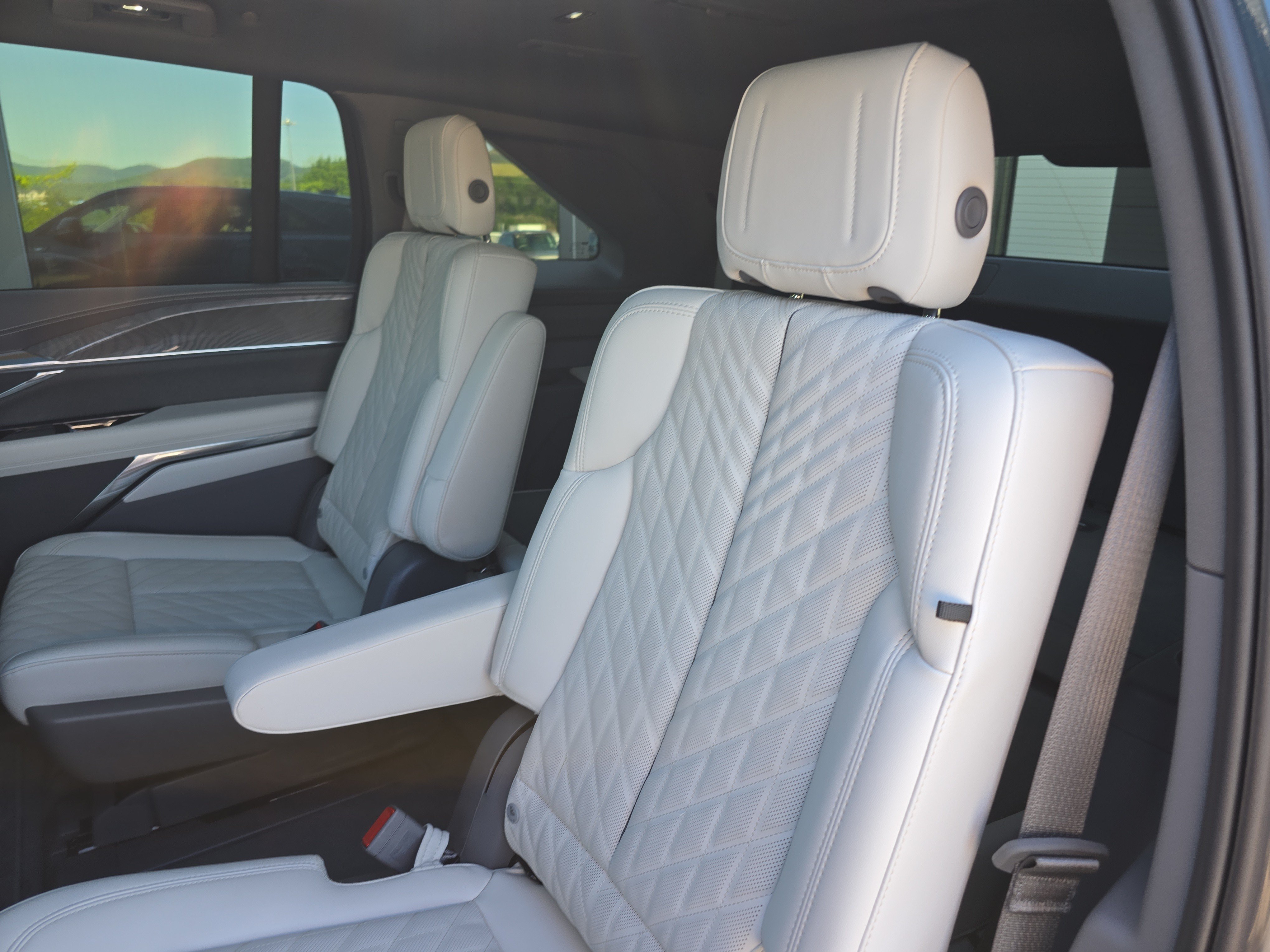 Used 2026 Cadillac Escalade IQ Sport 1 AWD/4WD image 15