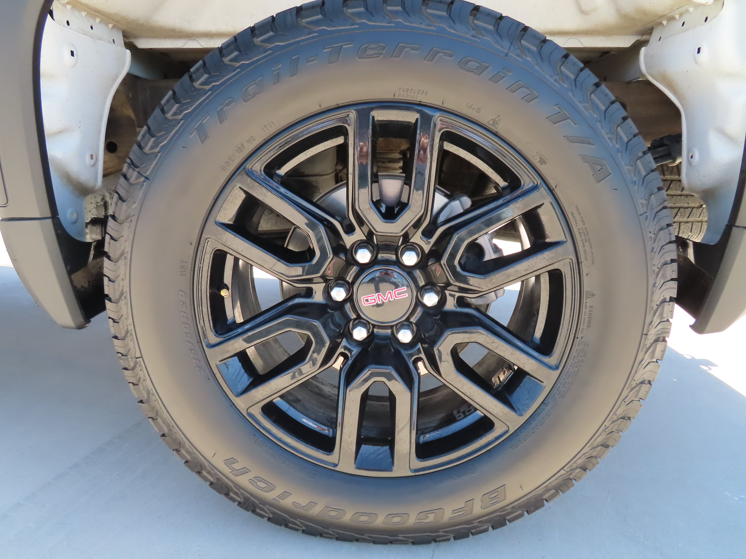 Used 2024 GMC Sierra 1500 Pro w/ Graphite Edition AWD/4WD image 6