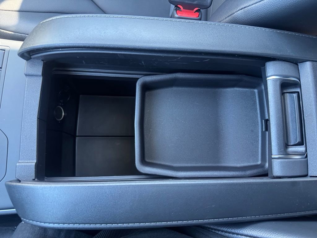 Used 2026 Toyota Highlander XLE image 30