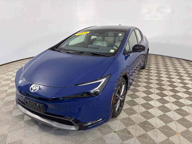 Used 2025 Toyota Prius XLE AWD/4WD image 3