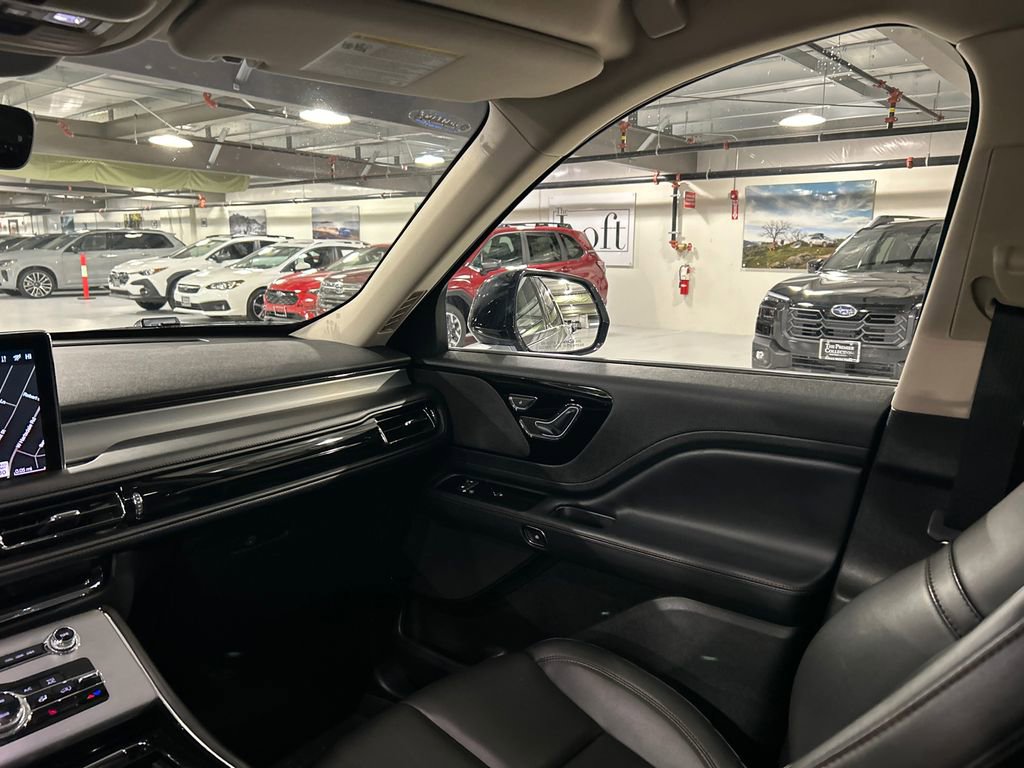Certified 2023 Lincoln Aviator AWD image 26