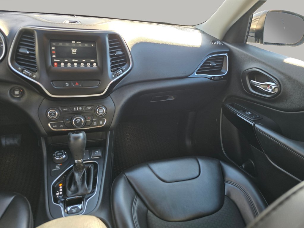 Used 2020 Jeep Cherokee Latitude Plus AWD/4WD image 4