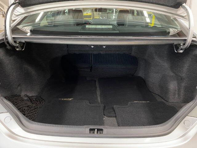 Used 2013 Toyota Camry XLE image 18