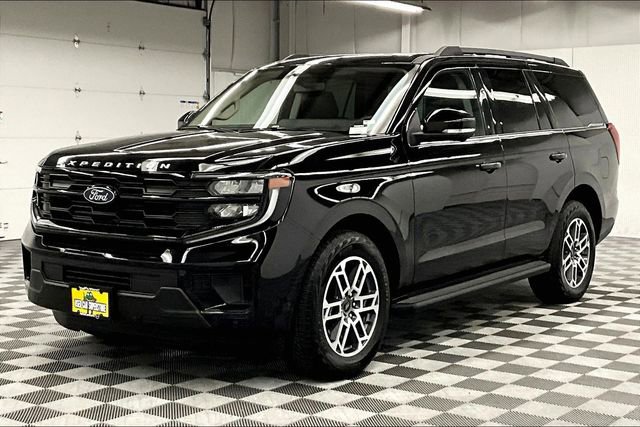 Used 2025 Ford Expedition Active image 13