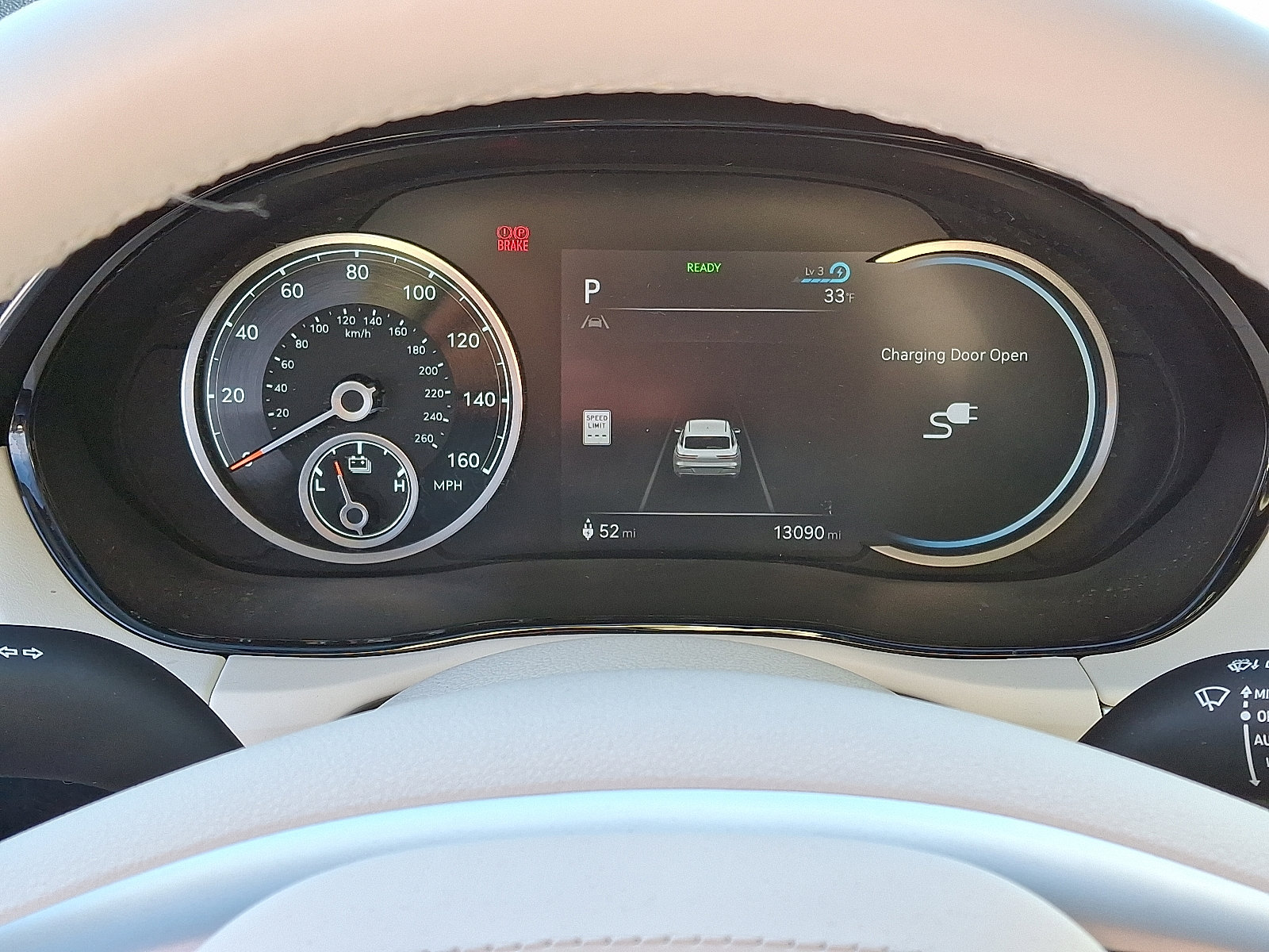 Certified 2025 Genesis Electrified GV70 image 25