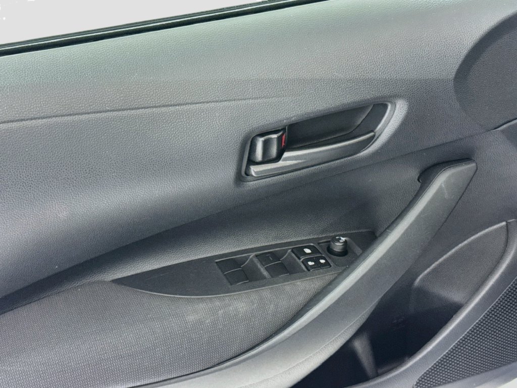 Used 2025 Toyota Corolla LE FWD image 18
