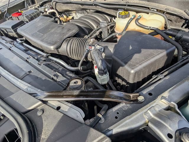 Used 2022 Chevrolet Suburban LT w/ Luxury Package image 17