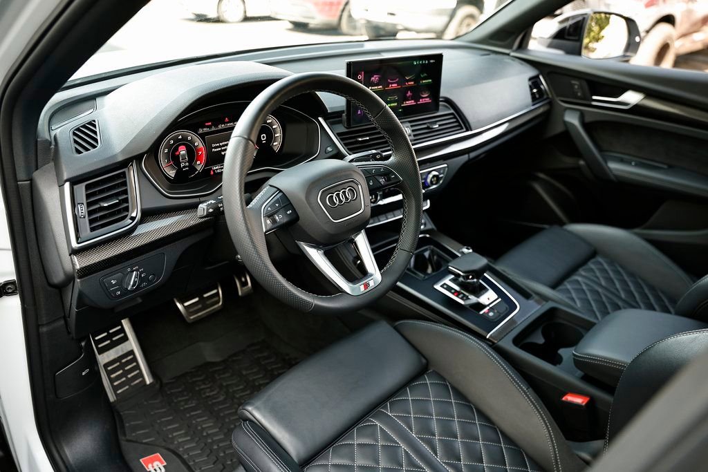 Used 2024 Audi SQ5 Premium Plus w/ Premium Plus Package image 18