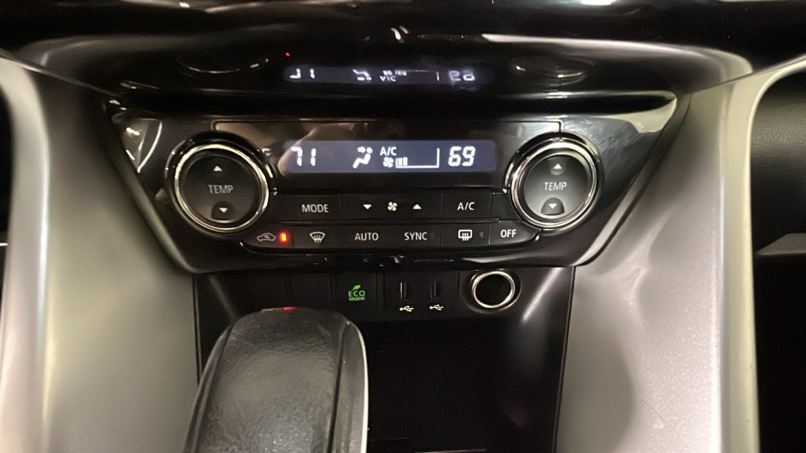 Used 2018 Mitsubishi Eclipse Cross SEL AWD/4WD image 22