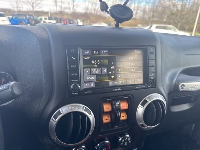 Used 2016 Jeep Wrangler Unlimited Sahara w/ Connectivity Group image 21