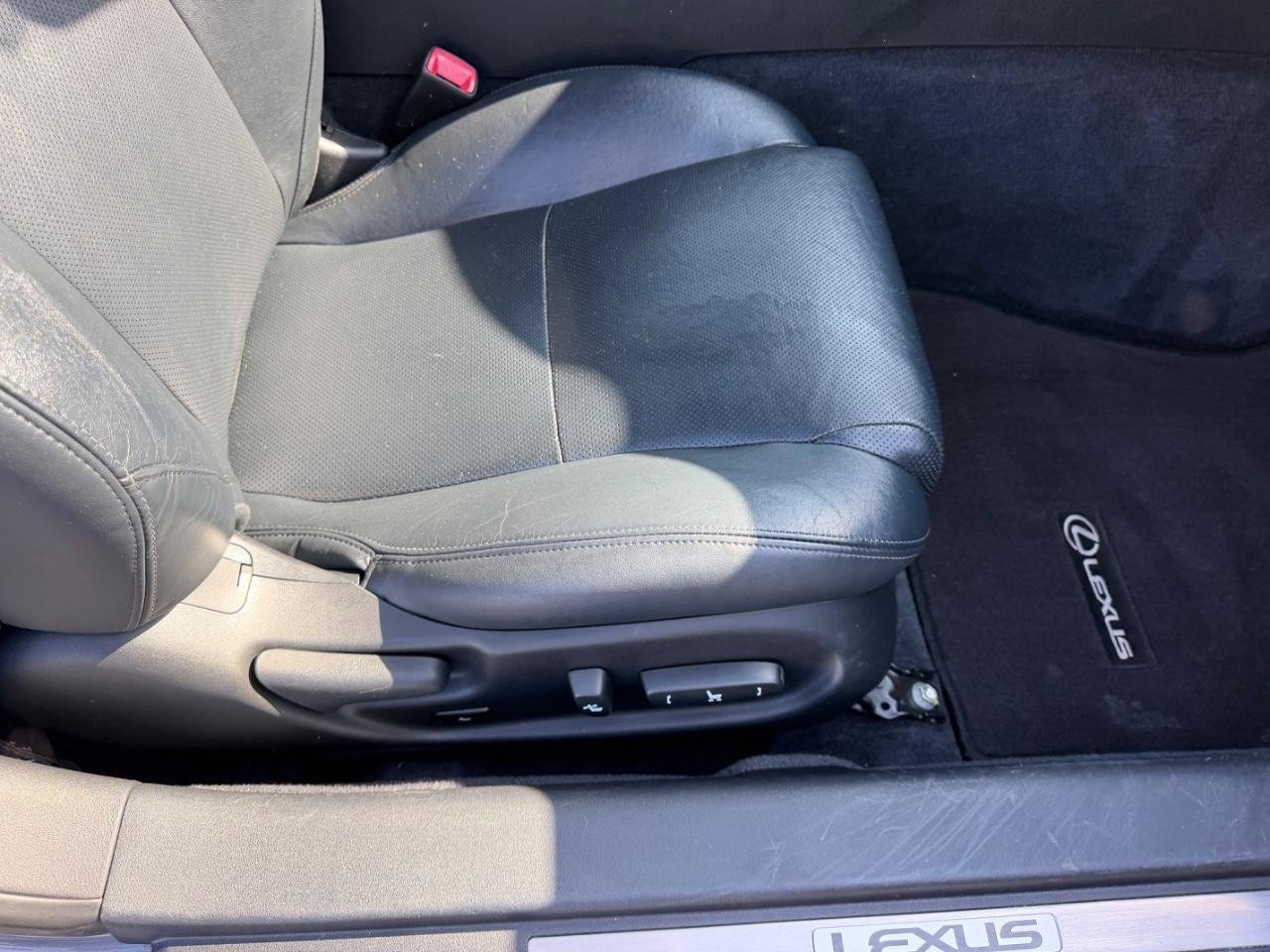 Used 2013 Lexus IS 250C RWD image 17