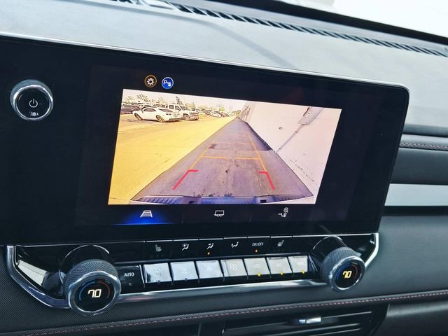 Used 2026 Chevrolet Colorado Z71 AWD/4WD image 22