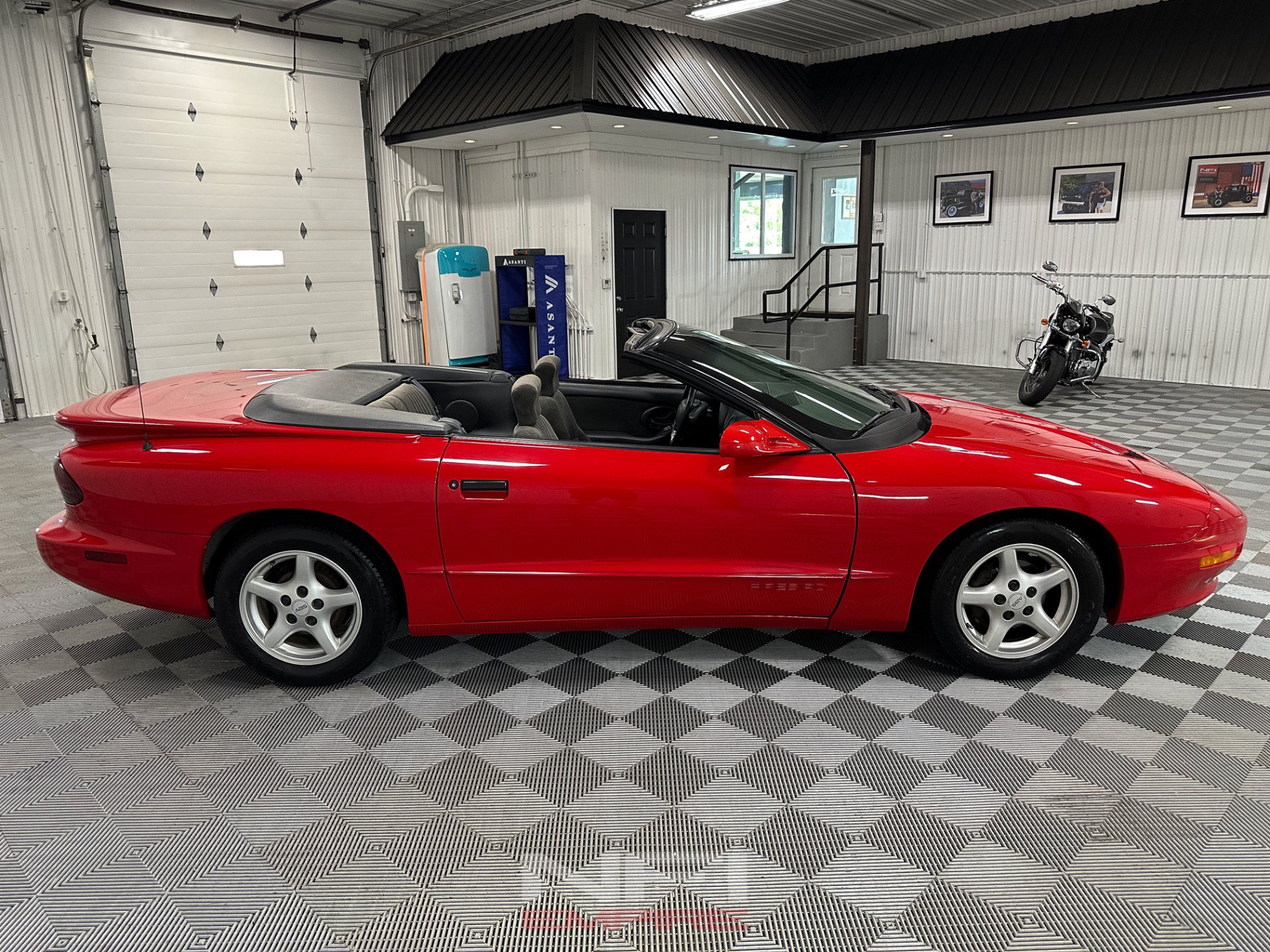 Used 1995 Pontiac Firebird Convertible RWD image 12
