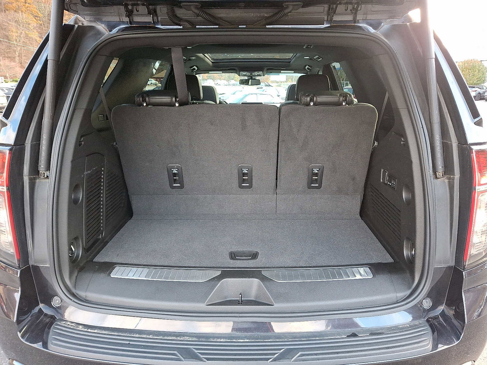 Used 2022 Chevrolet Tahoe RST w/ Luxury Package image 29