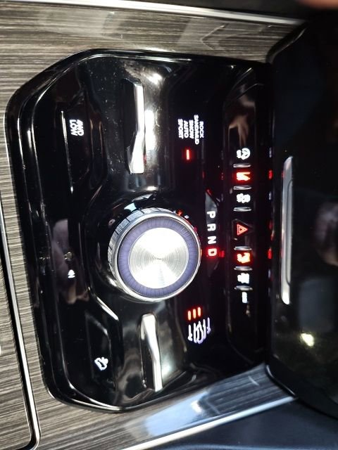 Used 2022 Jeep Wagoneer Series III w/ Flexible Seating Group image 15