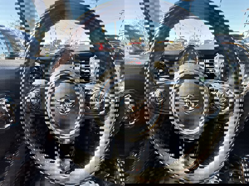 Used 2020 MINI Cooper 2-Door Hardtop image 19