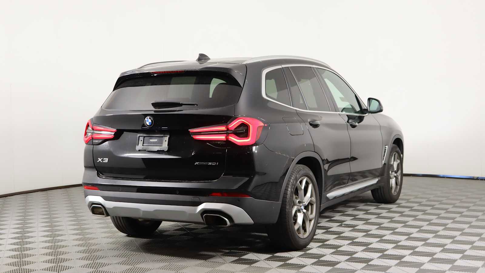 Used 2023 BMW X3 xDrive30i w/ Premium Package image 10