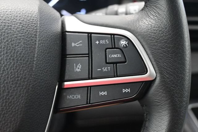 Used 2025 Toyota Sienna XLE FWD image 11