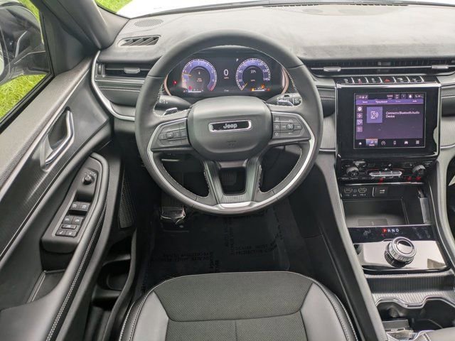 New 2025 Jeep Grand Cherokee Altitude image 17