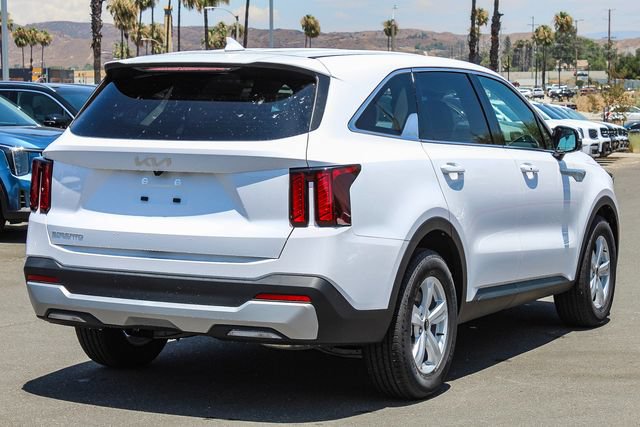 New 2024 Kia Sorento LX FWD image 9
