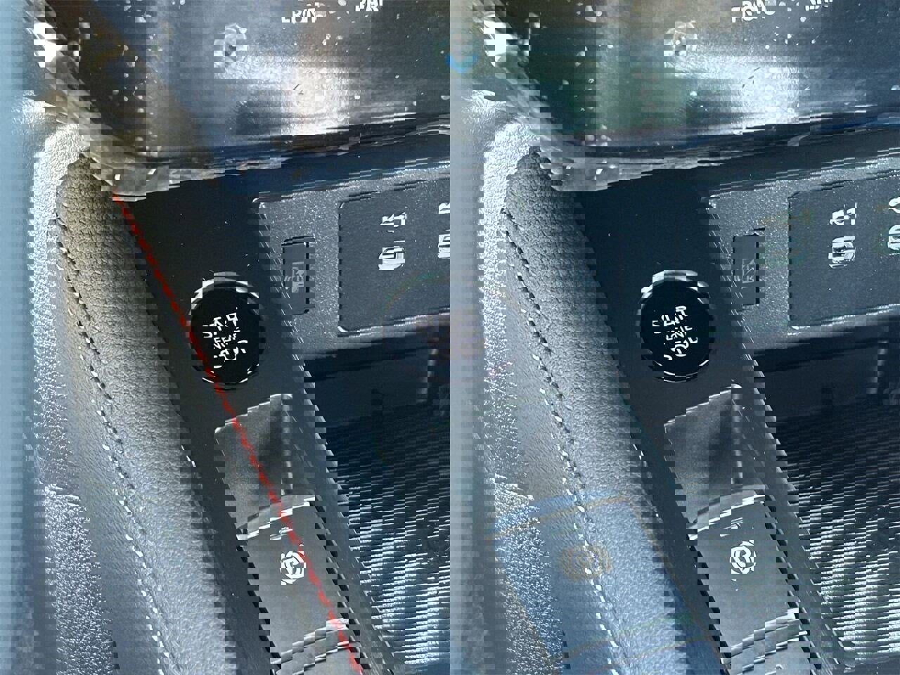 New 2025 Nissan Kicks SR image 28