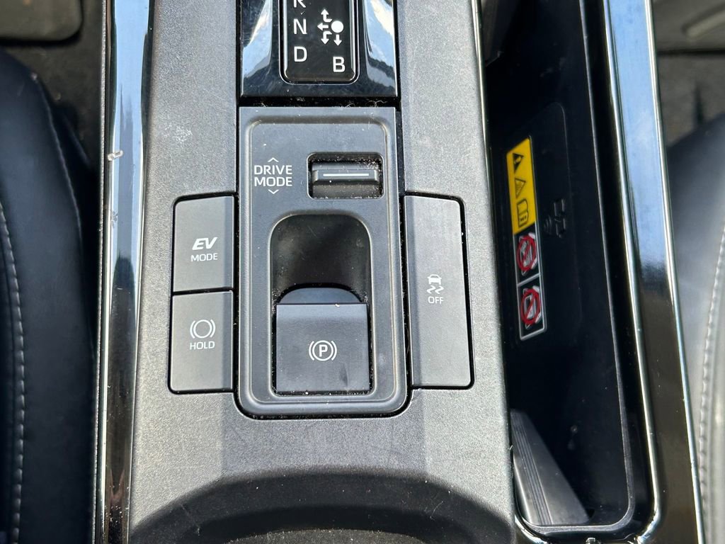 Used 2023 Toyota Prius XLE FWD image 28