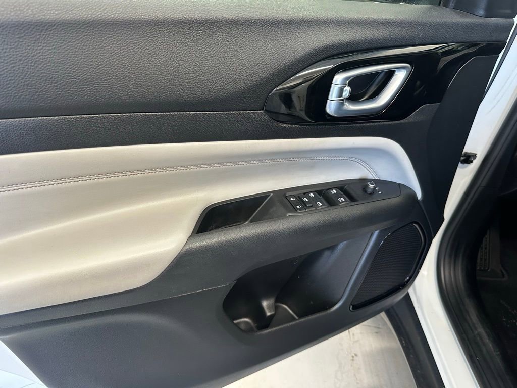 Used 2022 Jeep Compass Limited image 16