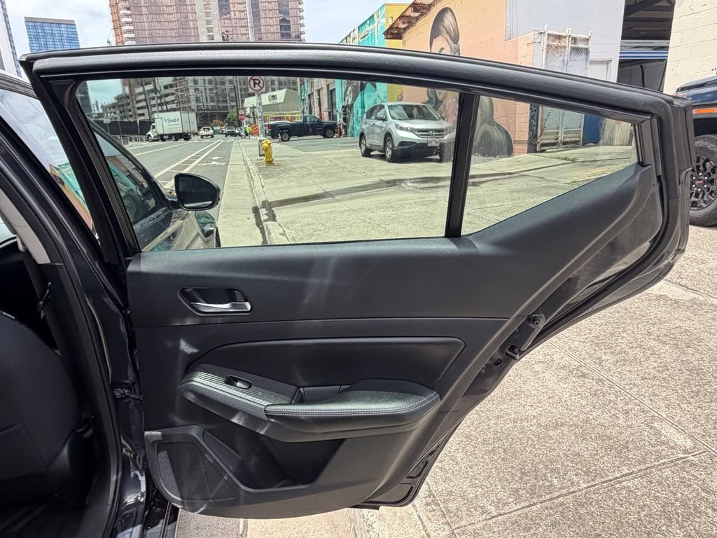 Used 2019 Nissan Altima 2.5 SV FWD image 11