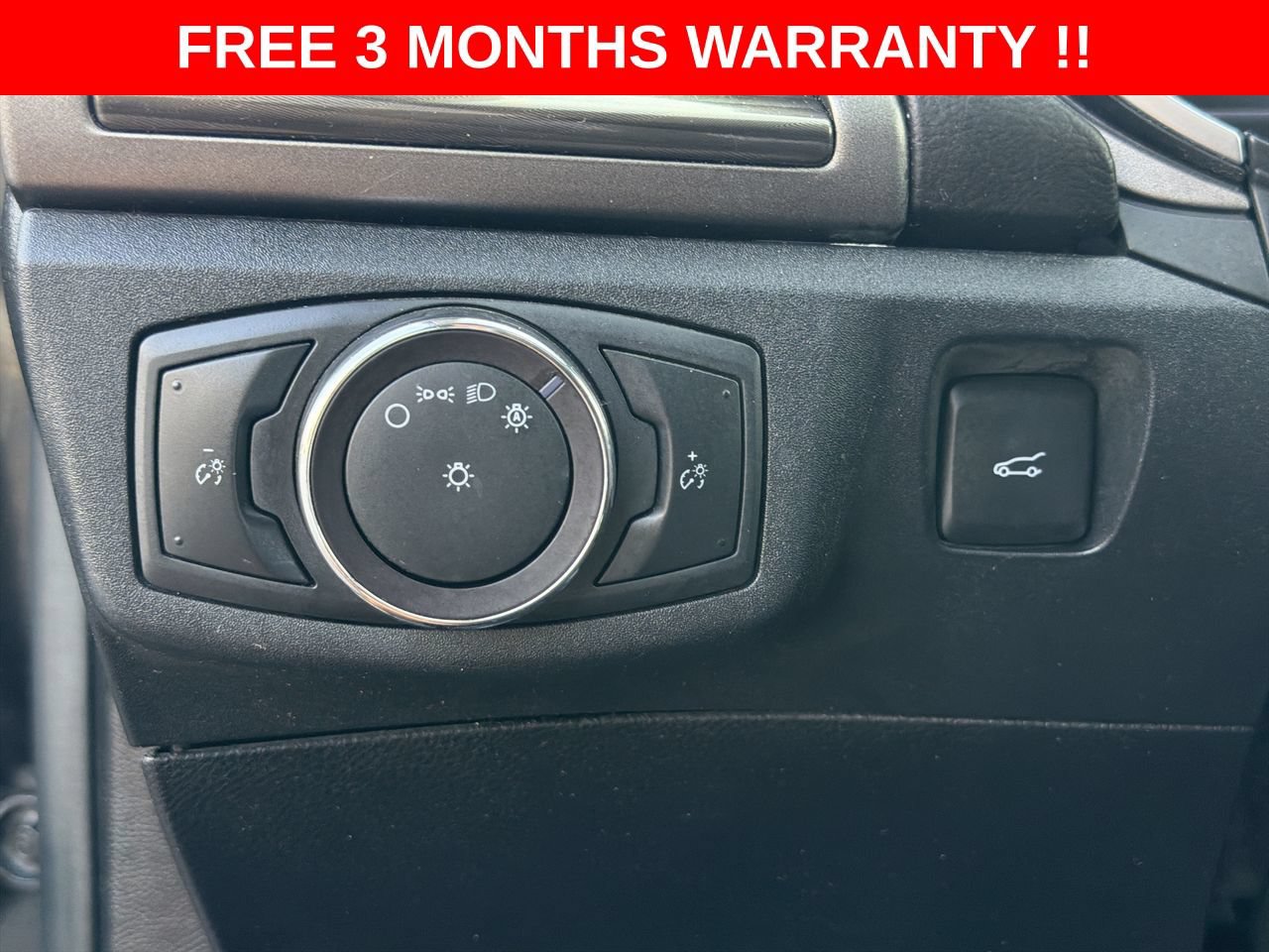 Used 2020 Ford Fusion SEL FWD image 39