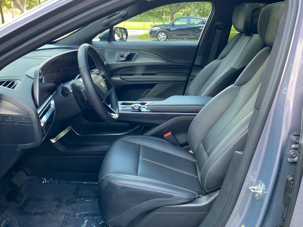 Used 2024 Cadillac Lyriq Tech RWD image 15