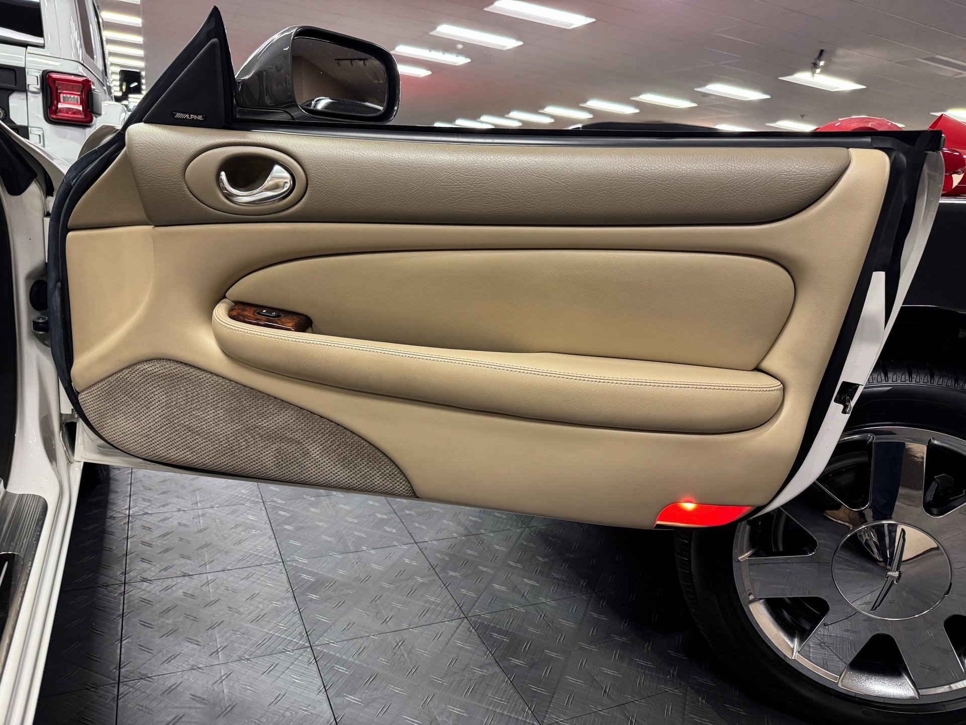 Used 2003 Jaguar XK8 Convertible image 37