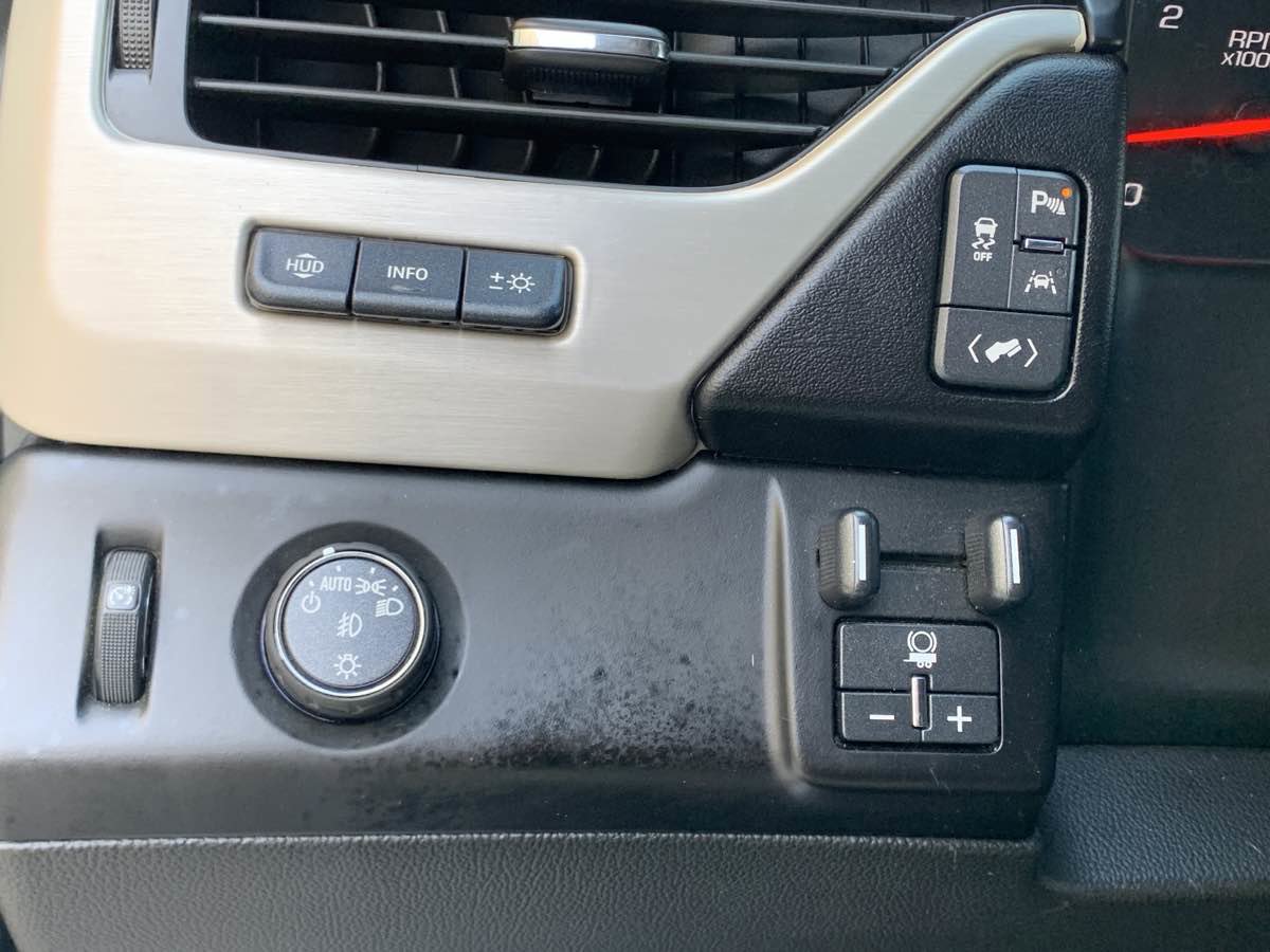 Used 2020 GMC Yukon XL Denali image 15