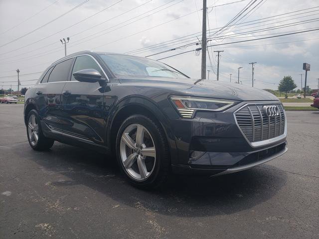 Used 2019 Audi e-tron Prestige w/ Prestige Package AWD/4WD image 4