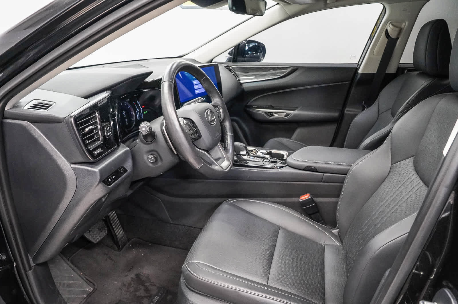 Used 2025 Lexus NX 350 AWD w/ Cold Area Package image 18