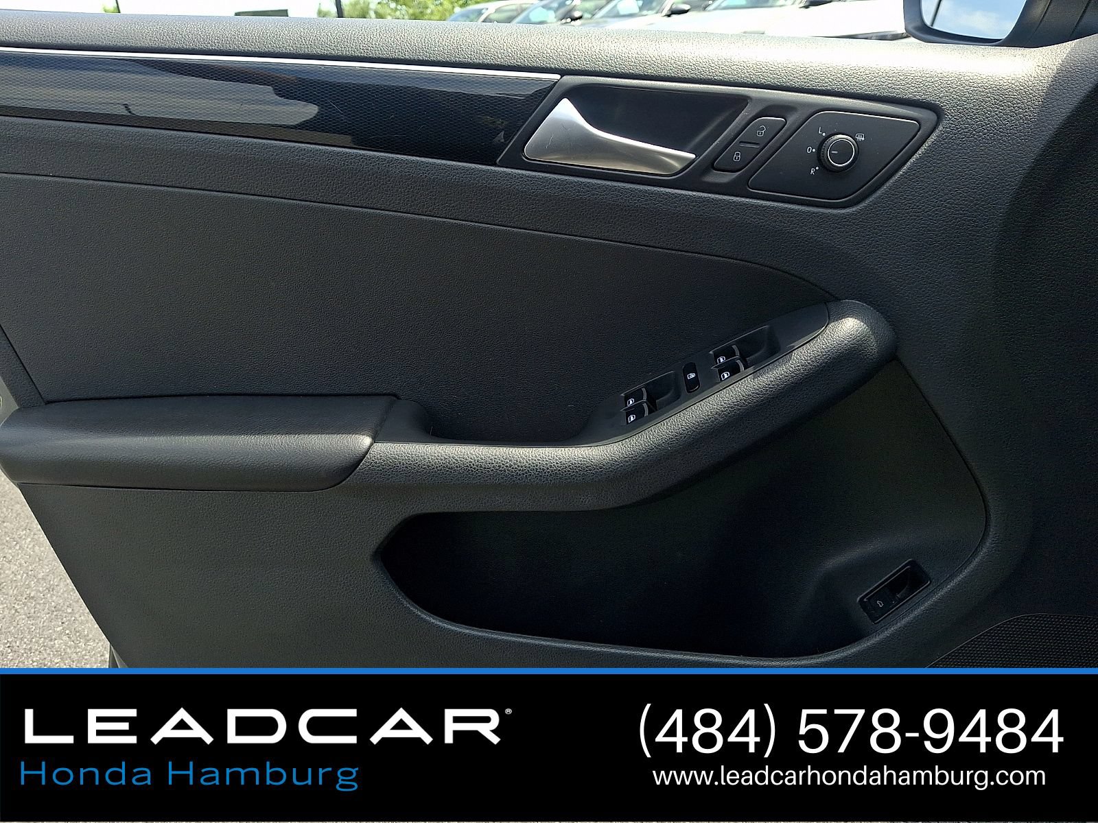 Used 2017 Volkswagen Jetta SEL FWD image 13