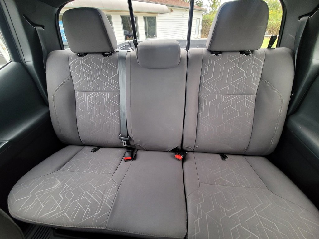 Used 2017 Toyota Tacoma TRD Off-Road image 19