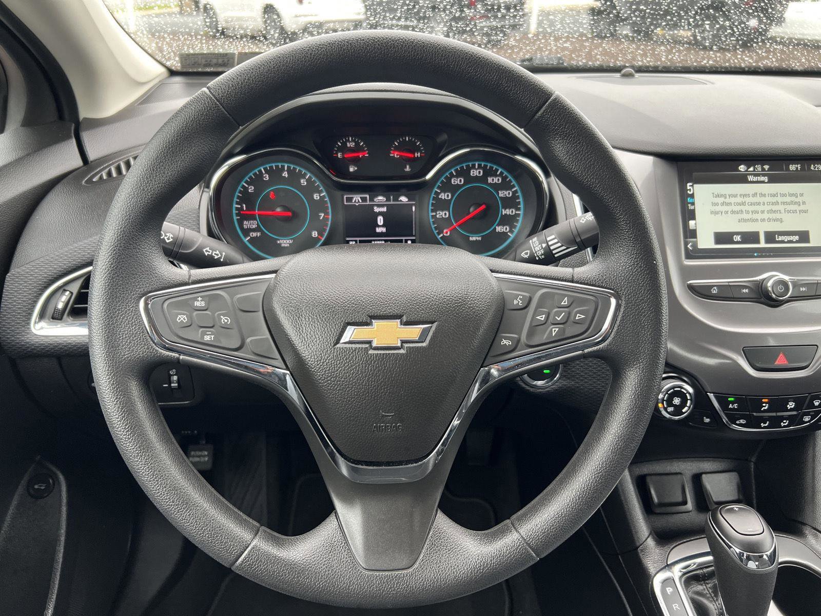 Used 2018 Chevrolet Cruze LT w/ Convenience Package FWD image 19