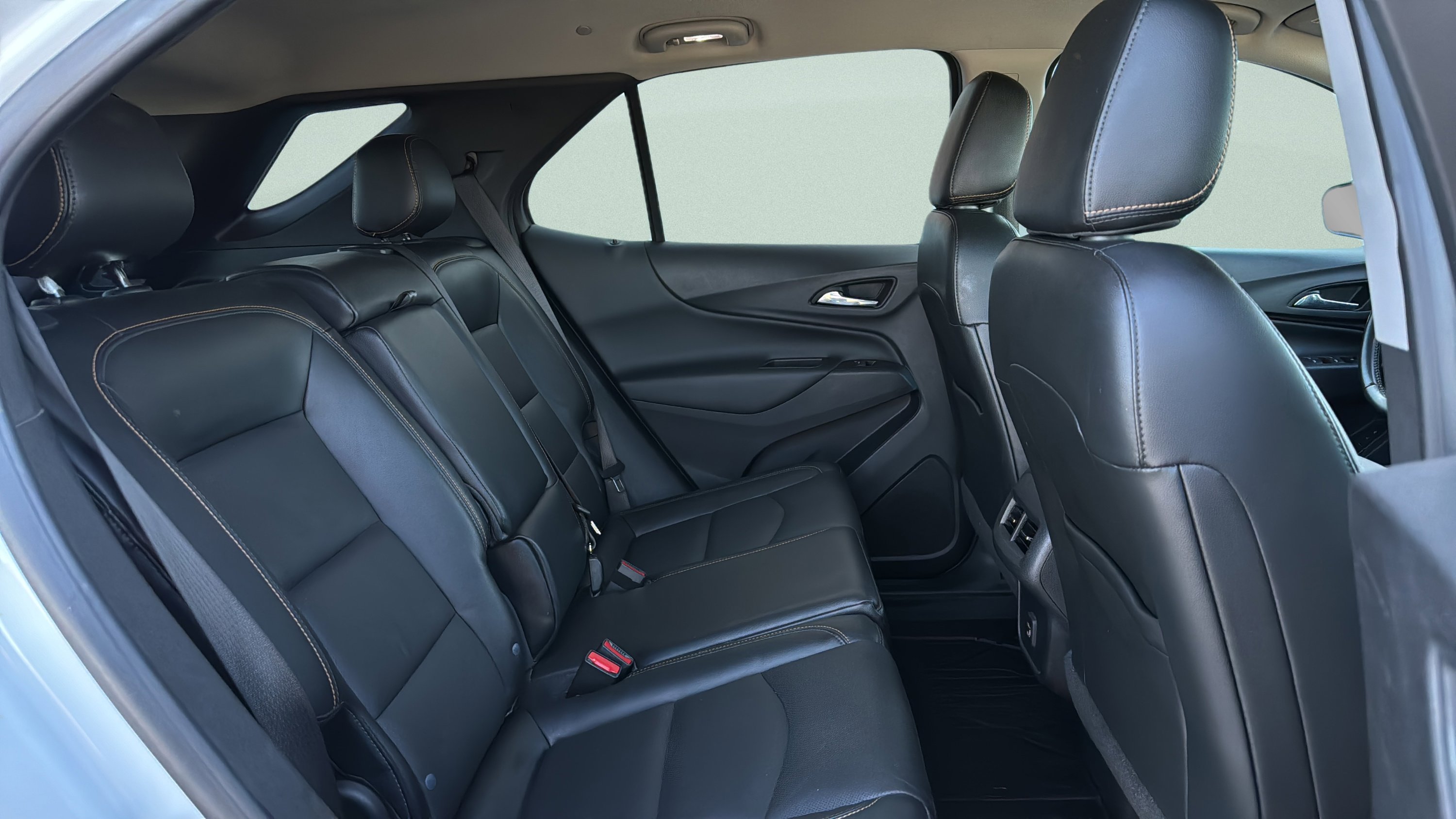 Used 2021 Chevrolet Equinox LT image 32