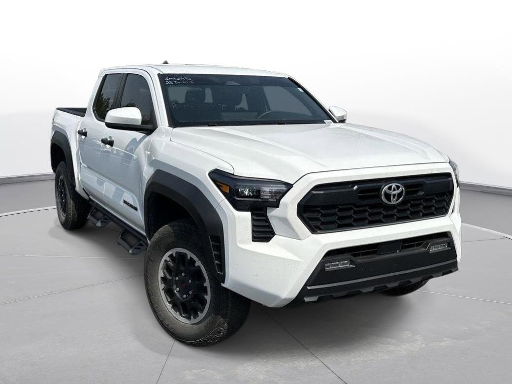 Certified 2025 Toyota Tacoma TRD Off-Road AWD/4WD image 4
