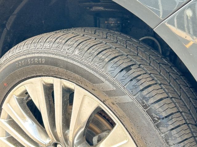 Used 2023 Toyota Venza XLE image 12