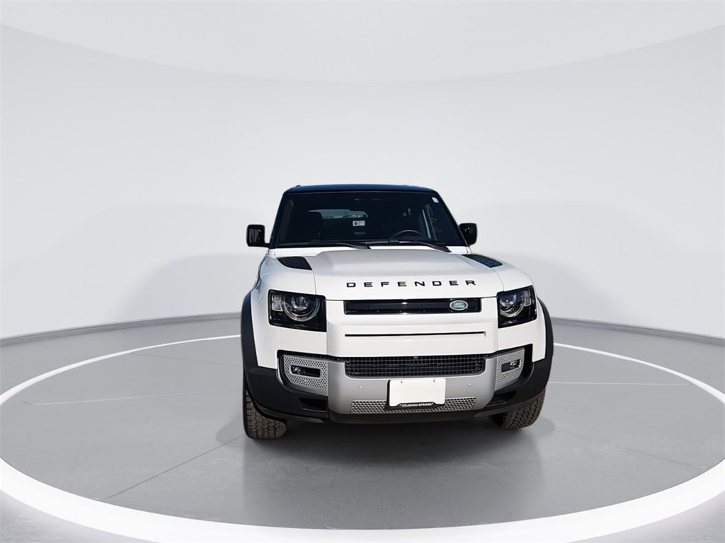 Used 2025 Land Rover Defender 110 S image 3