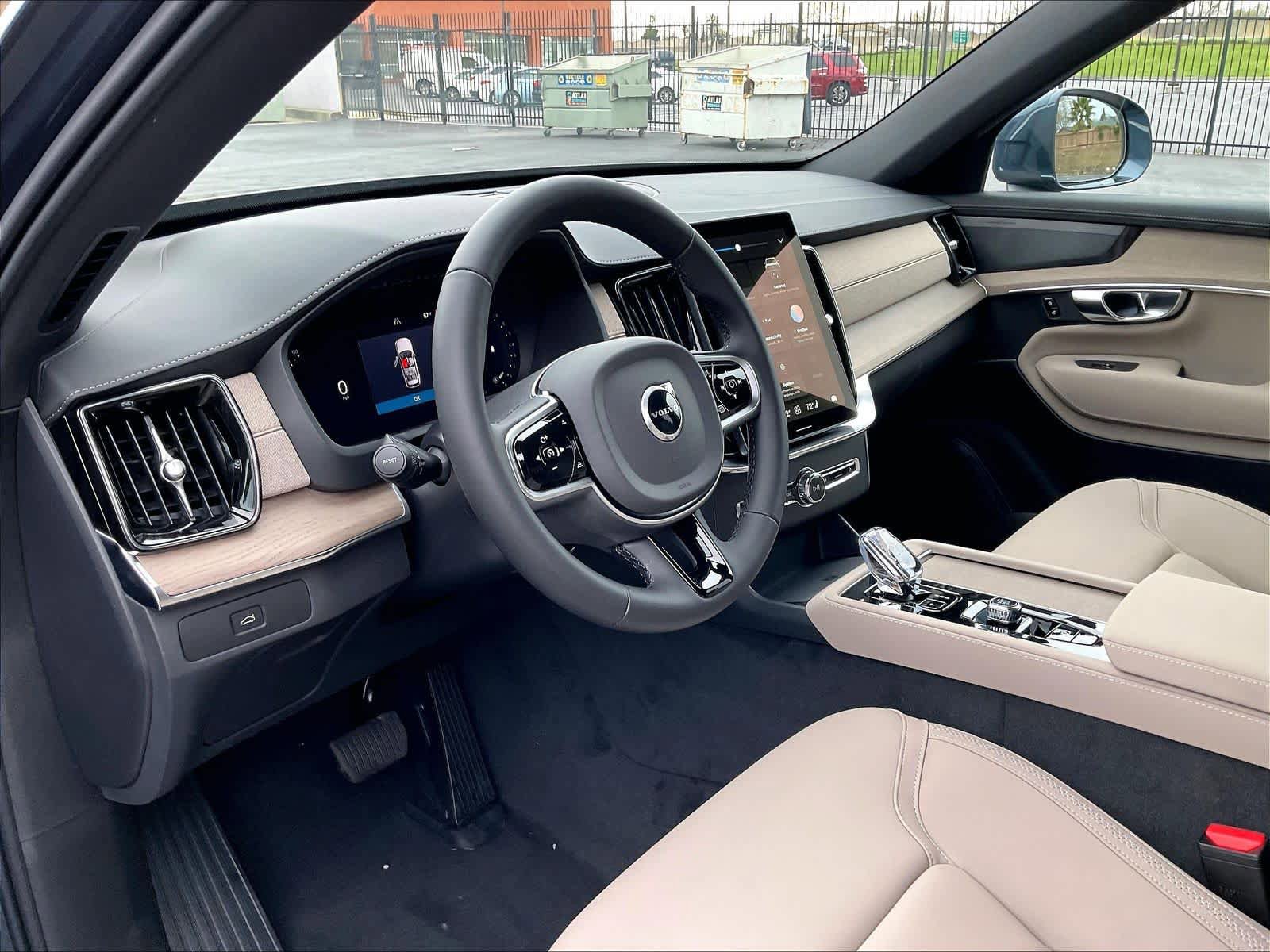 New 2026 Volvo XC90 B6 Plus w/ Protection Package Premier AWD/4WD image 8
