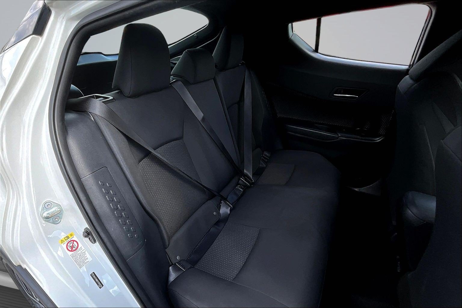 Used 2019 Toyota C-HR XLE FWD image 21