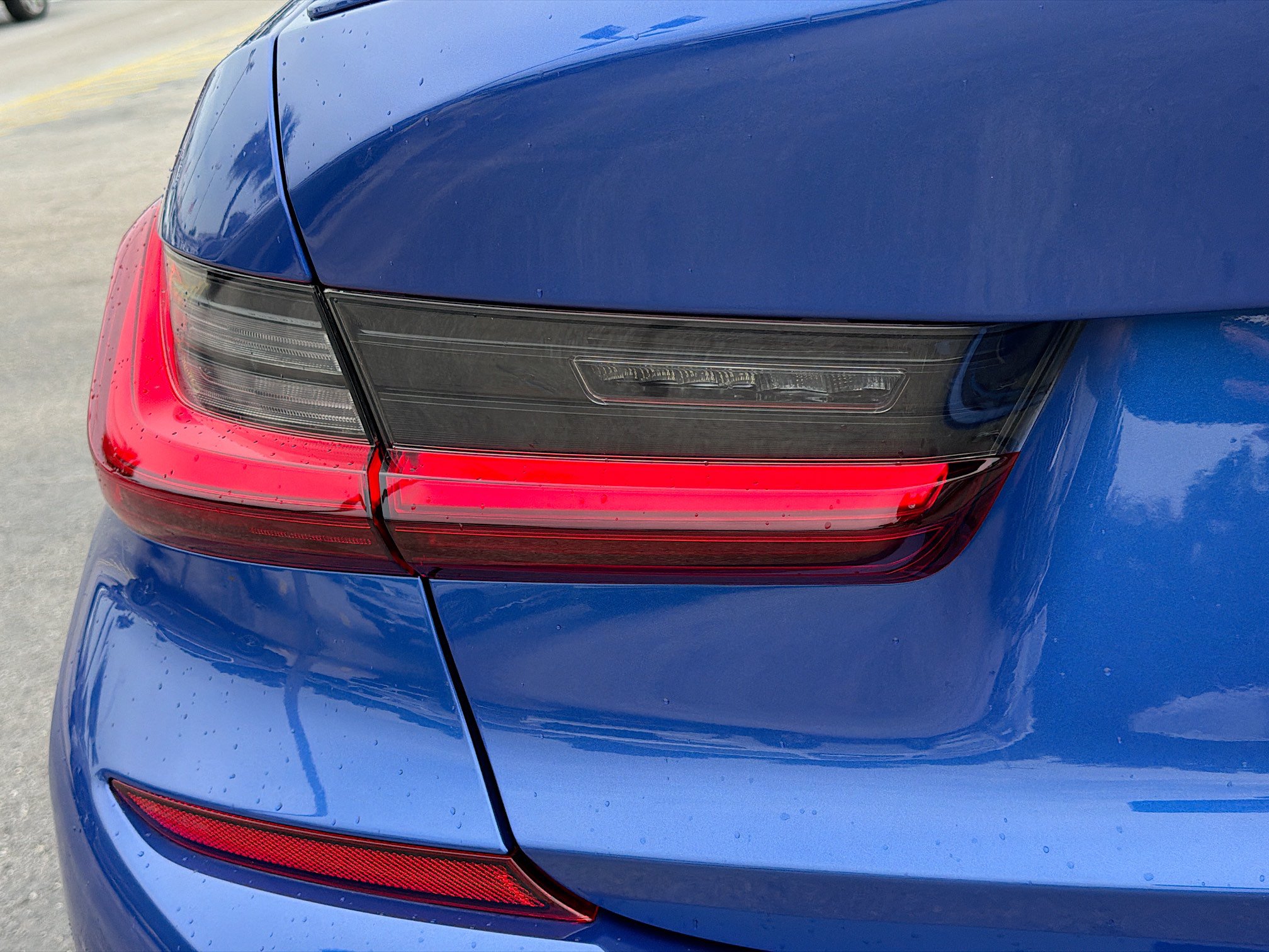 Used 2022 BMW 330e w/ M Sport Package RWD image 10