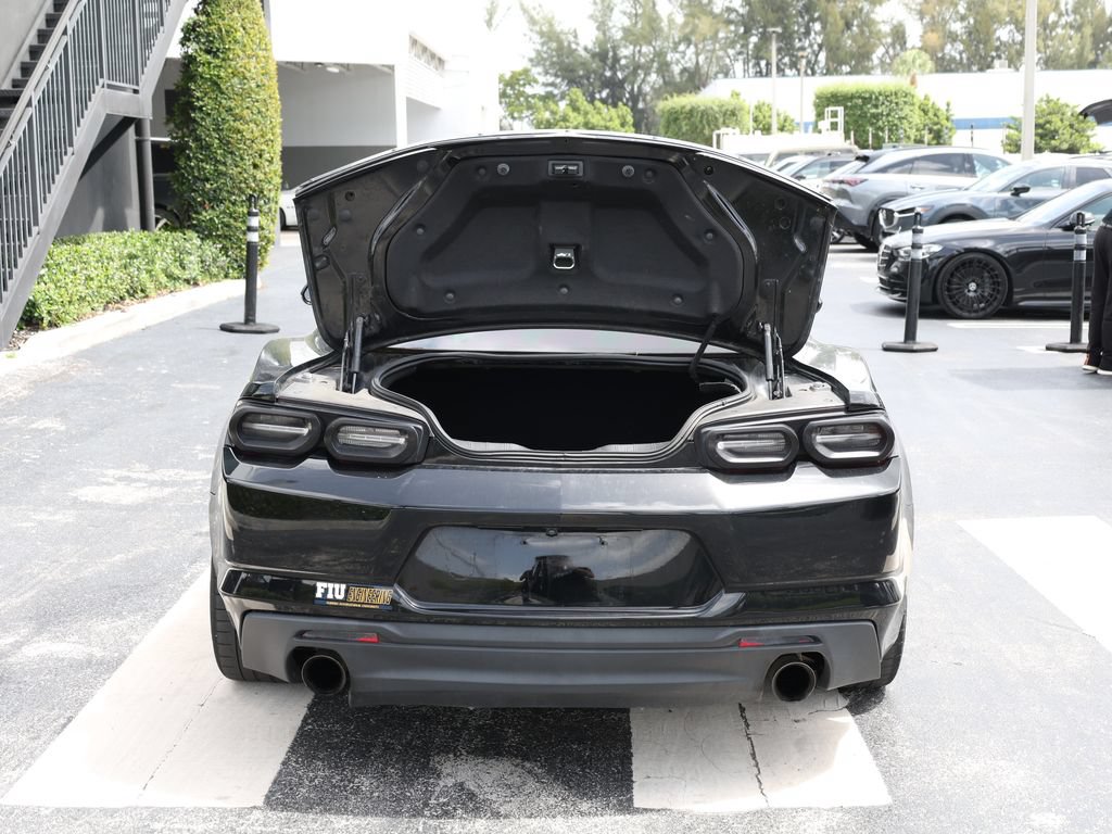 Used 2019 Chevrolet Camaro LT w/ Technology Package RWD image 7