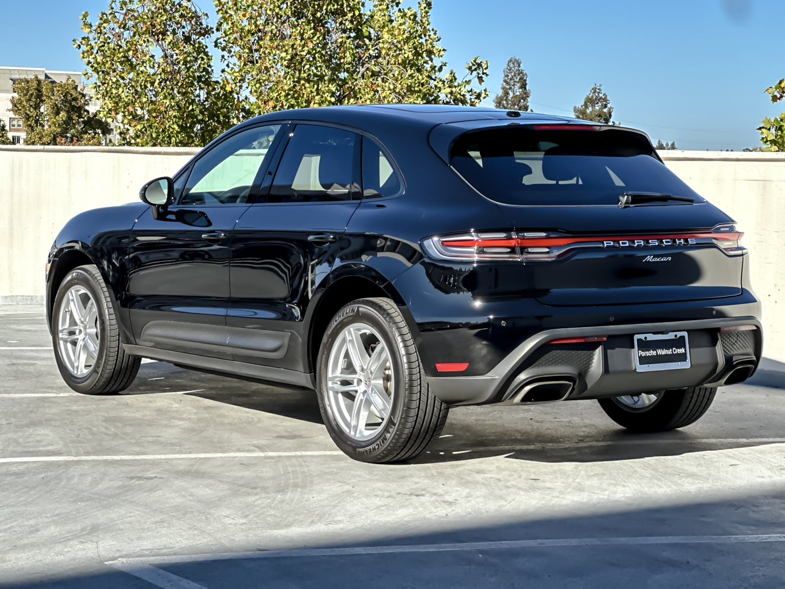 Used 2026 Porsche Macan AWD/4WD image 4