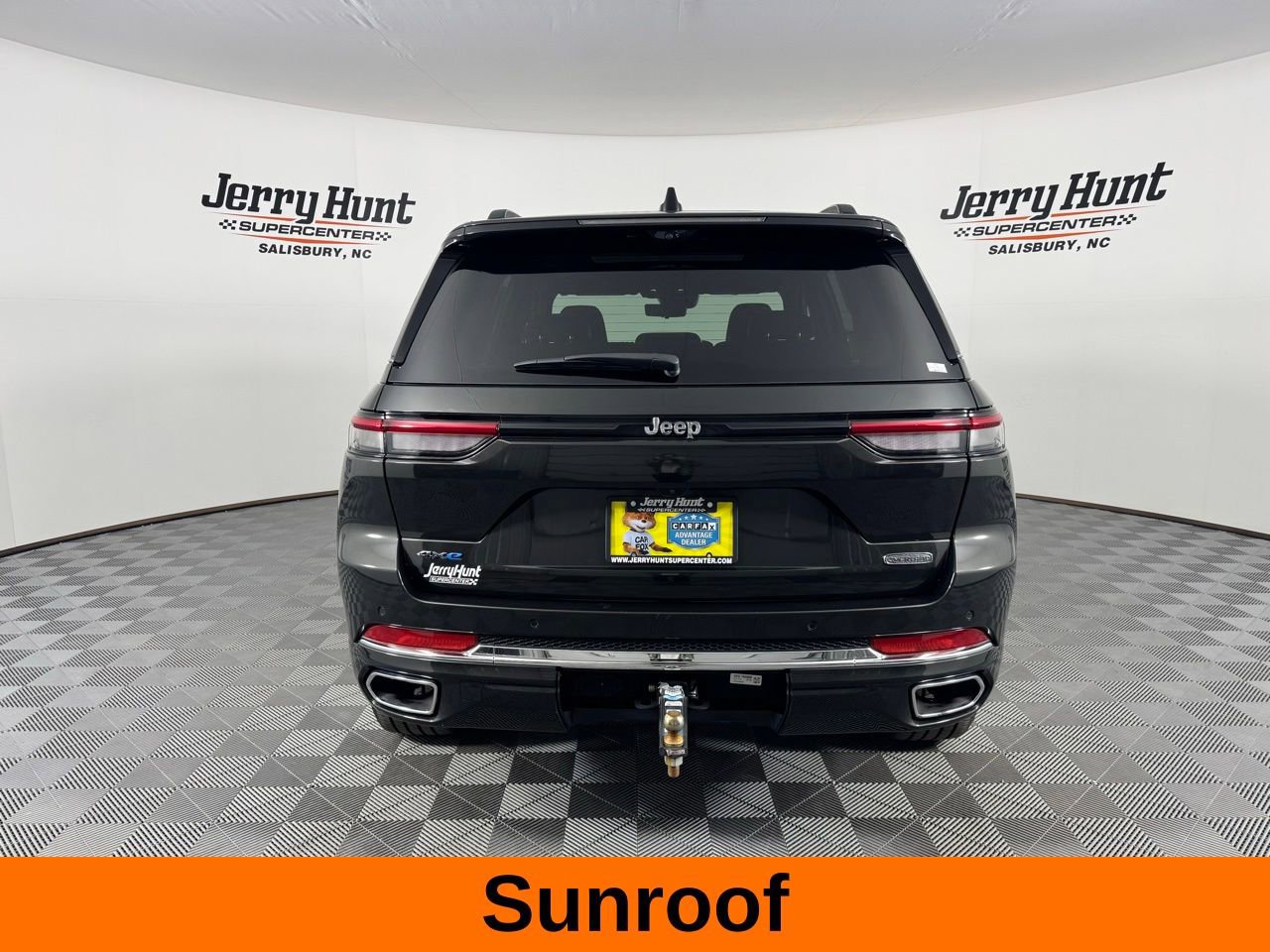 Used 2024 Jeep Grand Cherokee Overland w/ Luxury Tech Group IV image 8