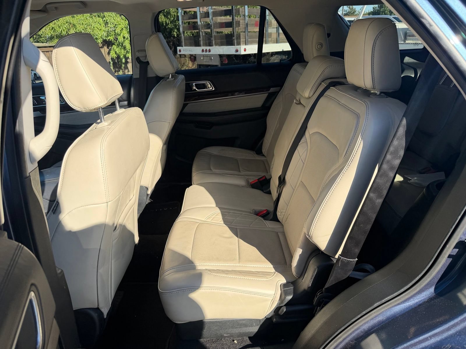 Used 2019 Ford Explorer Platinum AWD/4WD image 12