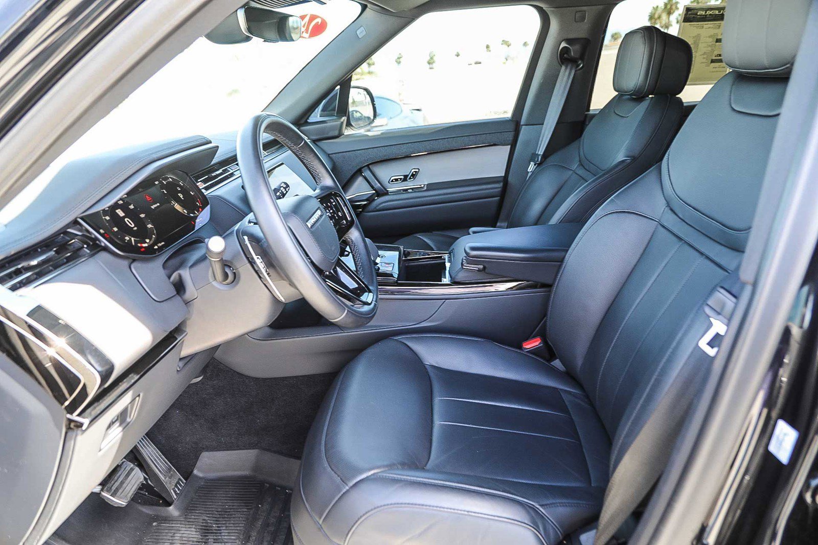 Used 2024 Land Rover Range Rover Sport Dynamic SE image 17